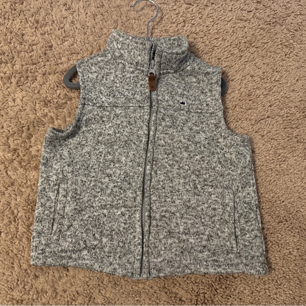 Adorable Crown & Ivy kids Gray White vest Toddler Boys 2T thick knit washable